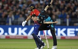 ENG vs NZ: इंग्लैंड के खिलाफ वनडे सीरीज के बीच न्यूजीलैंड को लगा बड़ा झटका, स्टार गेंदबाज अहम वजह से हुआ बाहर