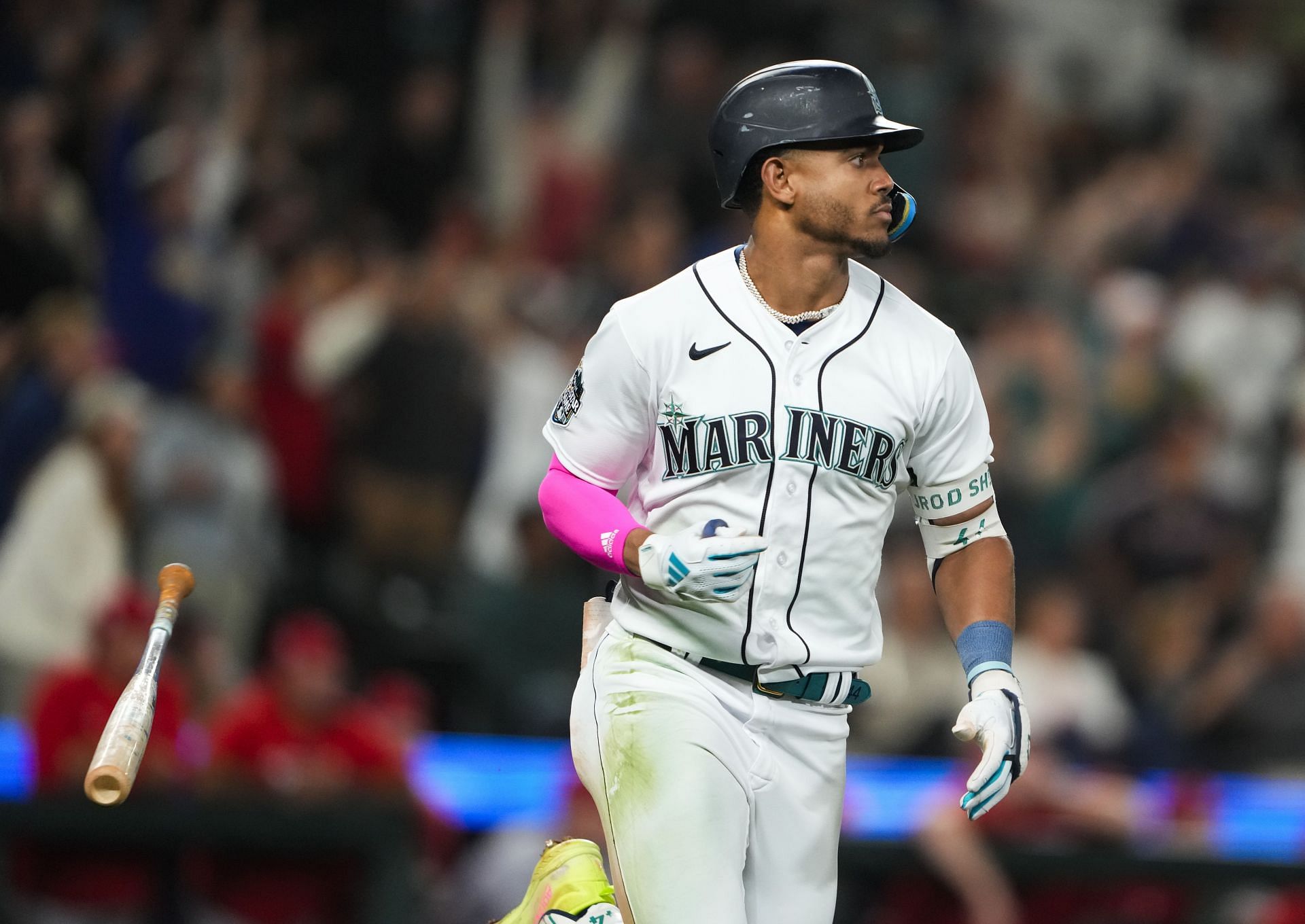 Julio Rodriguez enters 30-30 club as game-tying homer assures Mariners fans of bright future