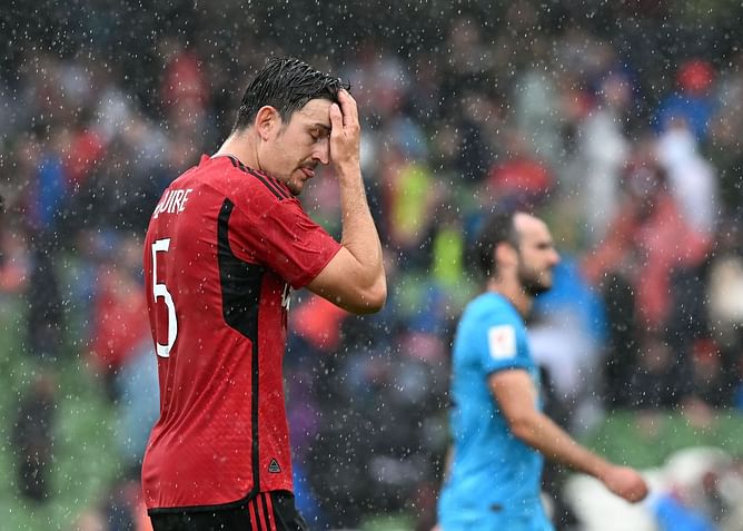 "Watched that in disbelief" - Jamie Carragher slams Manchester United star for shouting at Harry Maguire to win over fans