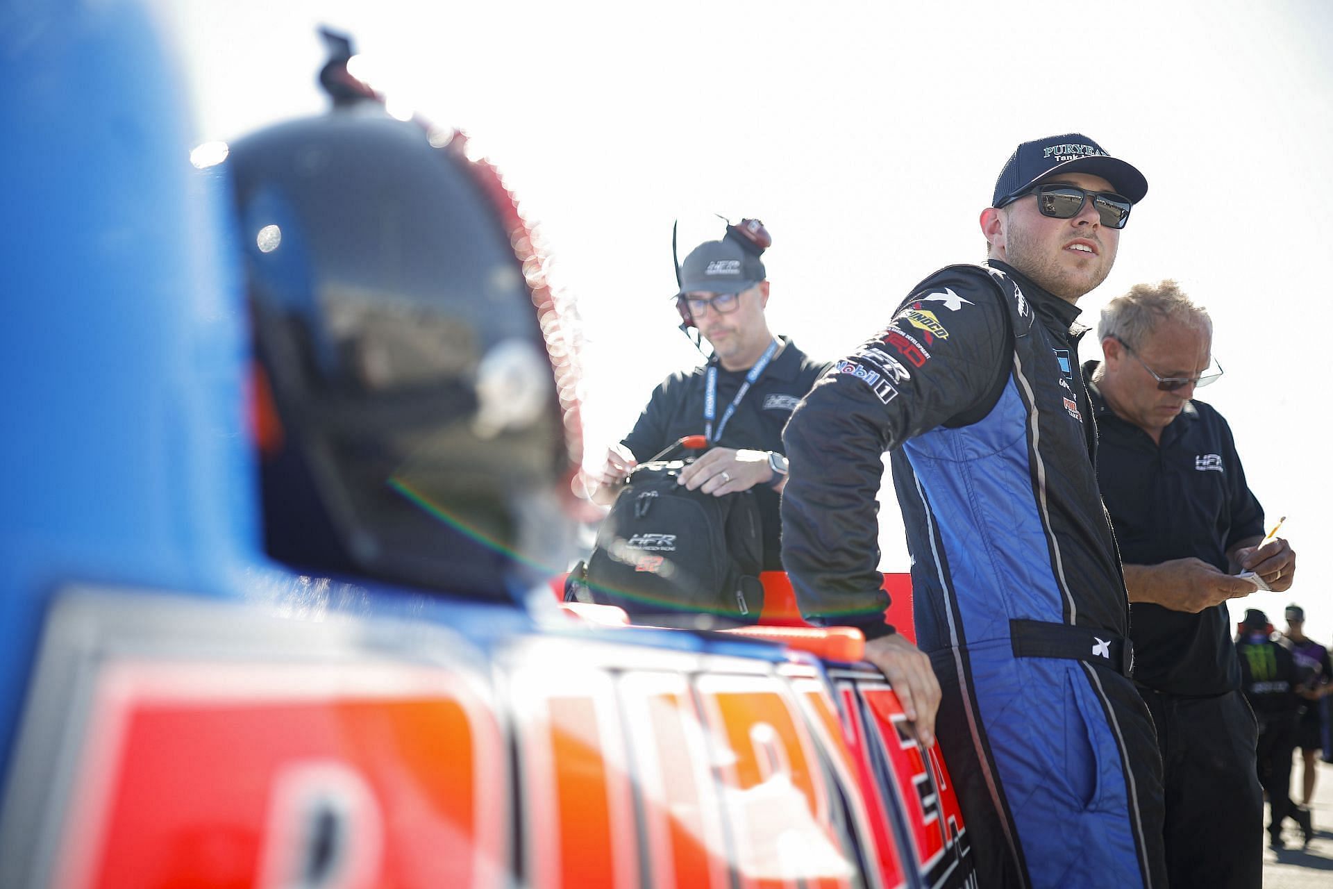 NASCAR Camping World Truck Series Worldwide Express 250 for Carrier Appreciation - Qualifying