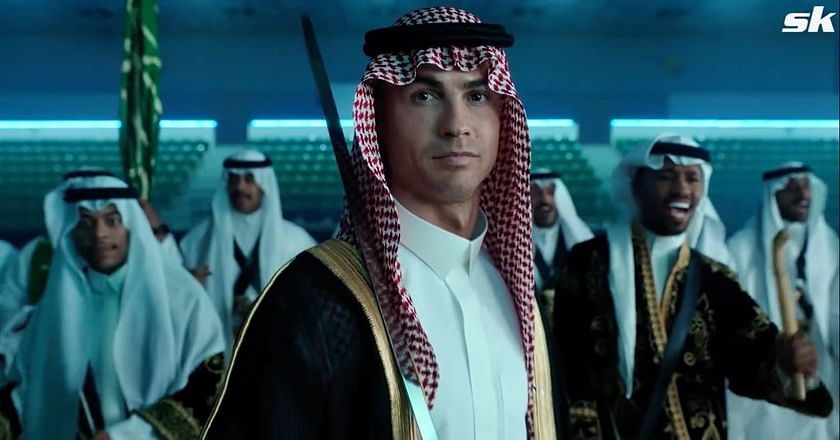 Cristiano Ronaldo and Al-Nassr teammates pose in traditional Saudi ...