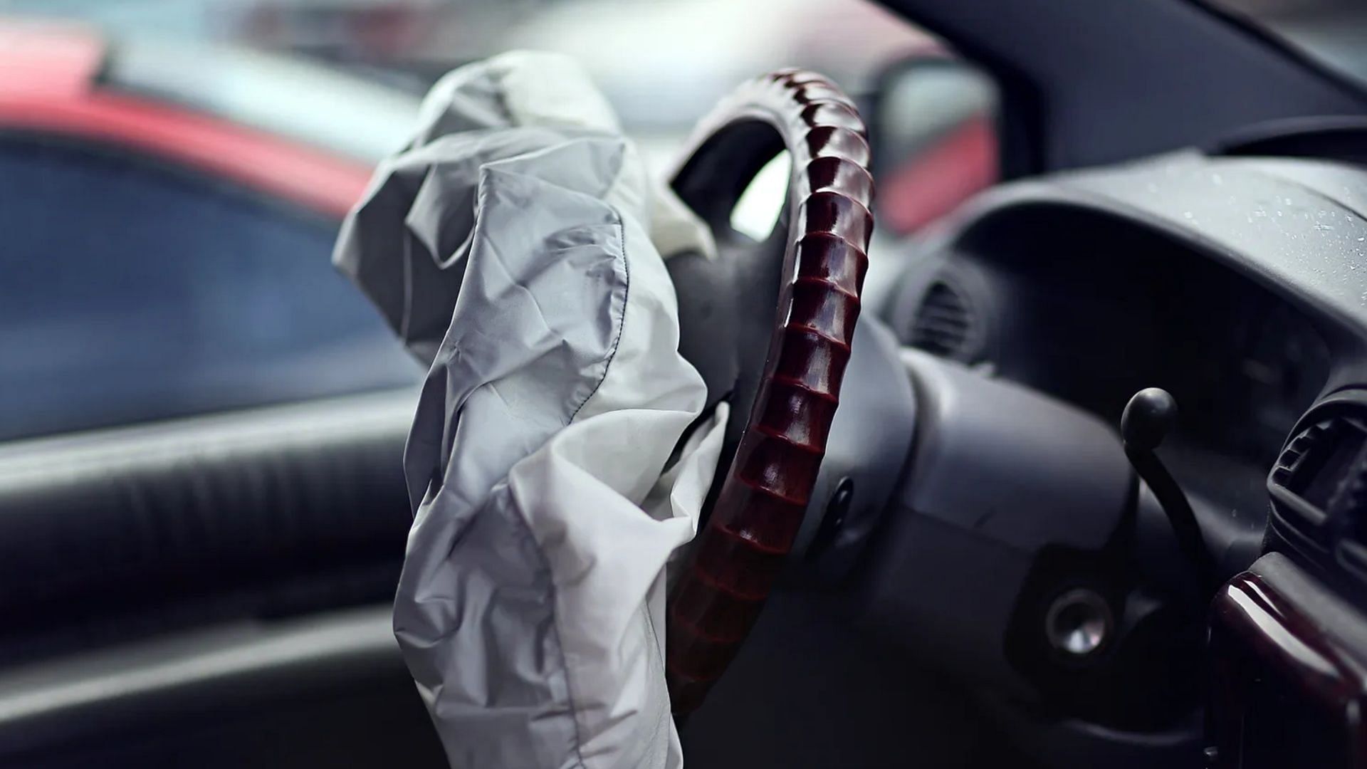 Federal regulators in the U.S. take steps towards forcing a recall for 52 million airbag inflators over rupture and injury concerns (Image via Joe Raedle / Getty Images)