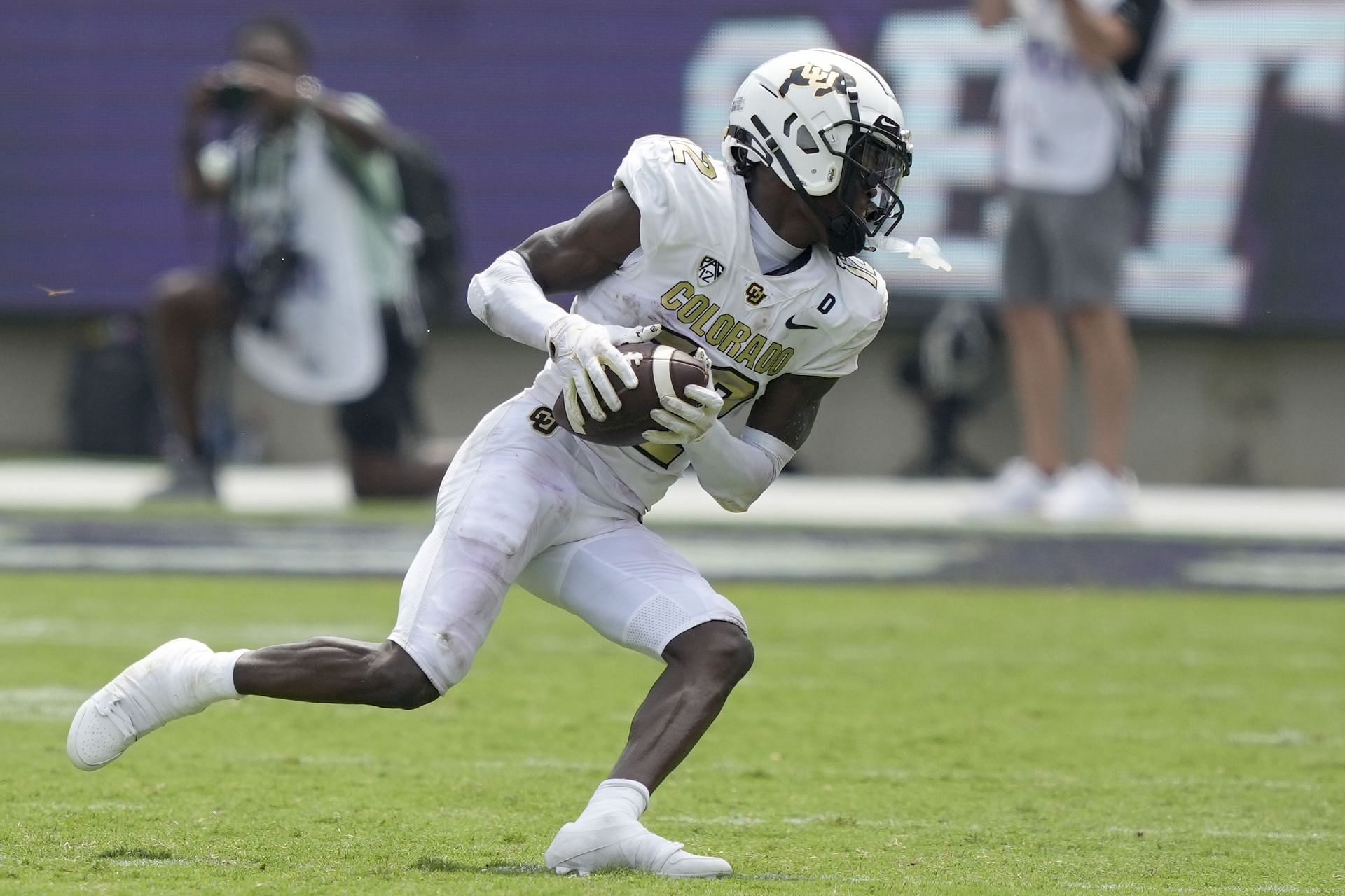 Is Travis Hunter injured? Taking a closer look at Colorado WR's first ...