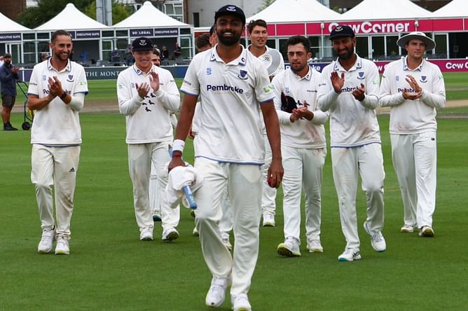 [Watch] Jaydev Unadkat gets standing ovation as his 6-for leads Sussex to thrilling win in County Champ’ship