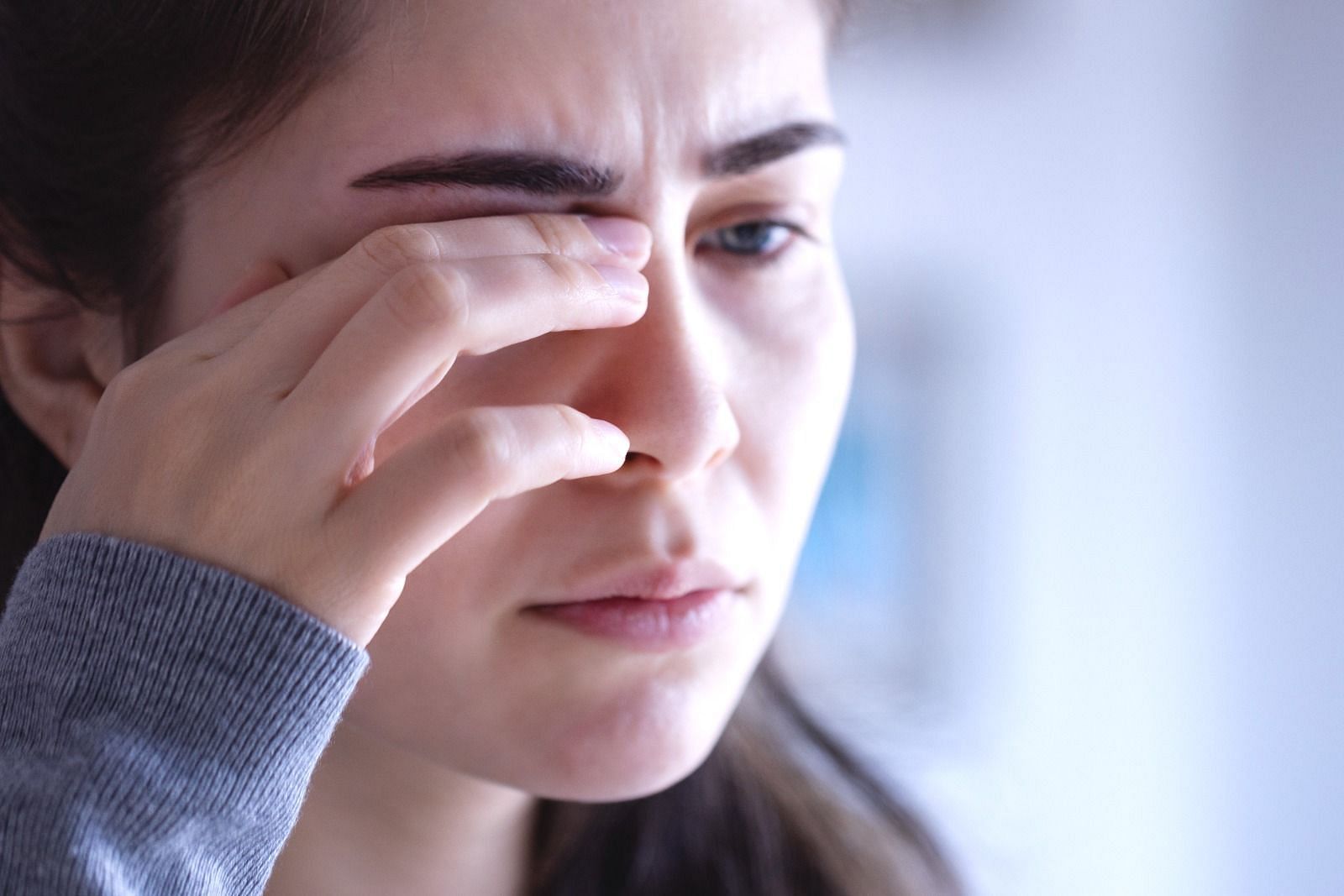 Crusty eyes in the morning (Image via Getty Images)