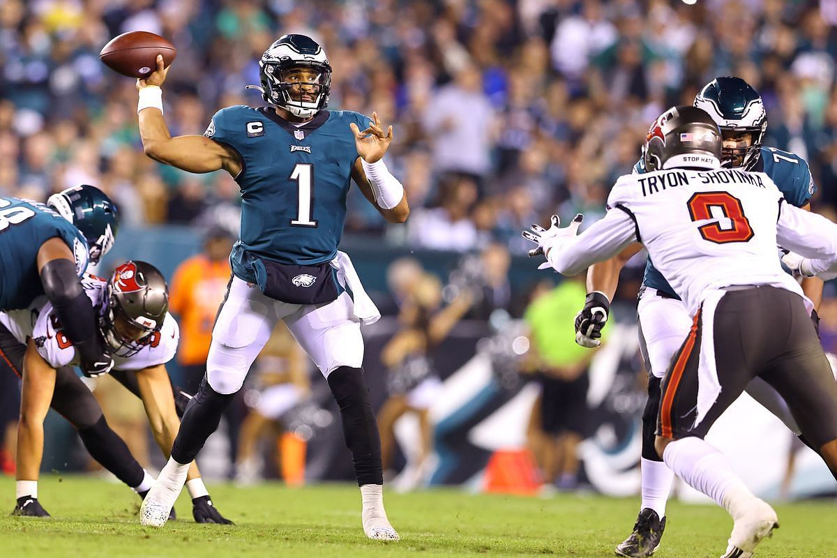 Thursday Night Football: Buccaneers, Eagles go head-to-head on FOX