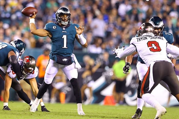 MNF' preview: Eagles, Bucs play in battle of unbeatens