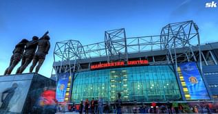 25-year-old player who left Manchester United as free agent joins Championship club