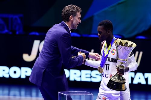 Dennis Schroder being congratulated by Pau Gasol after his stellar display in the FIBA World Cup Final