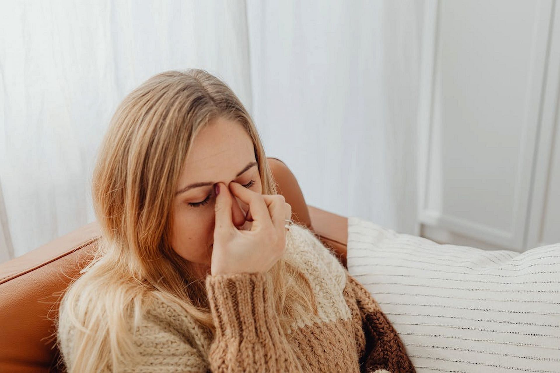 Steam inhalation can help bring comfort to the symptoms of sinus infections (Image via pexels/Karolina Grabowska)
