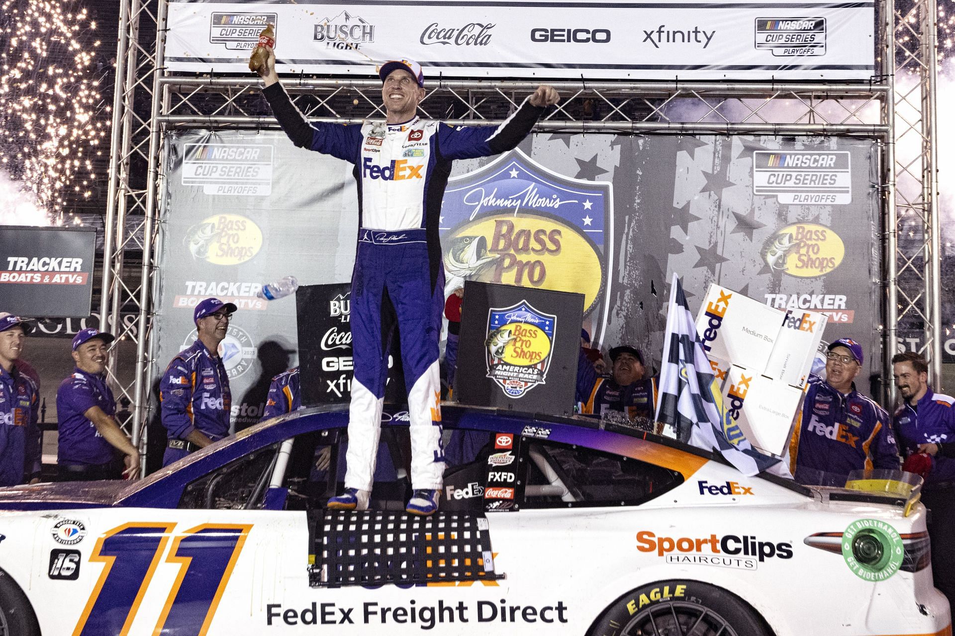 Denny Hamlin dominates Bristol Night Race and advances to the Round of 12 -  Jayski's NASCAR Silly Season Site