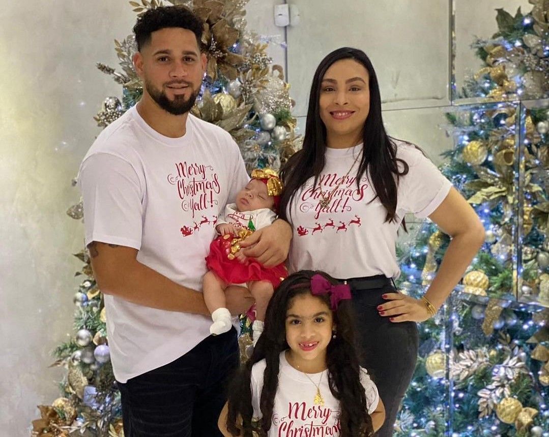 Gary Sanchez with his wife, Sahaira Sanchez and two daughters