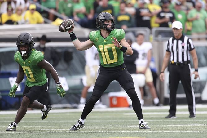 Bo Nix vs. Justin Herbert: H2H comparison at Oregon, college stats and more
