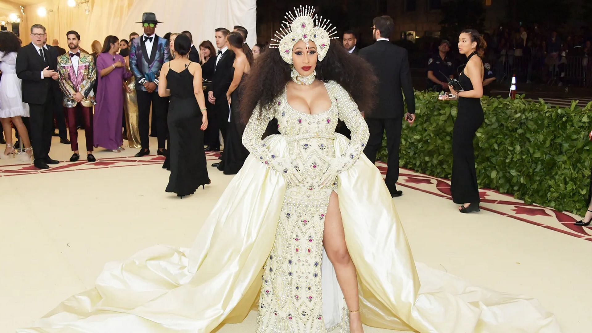 Cardi B: Divine in Moschino at the Met Gala (Image via Getty)