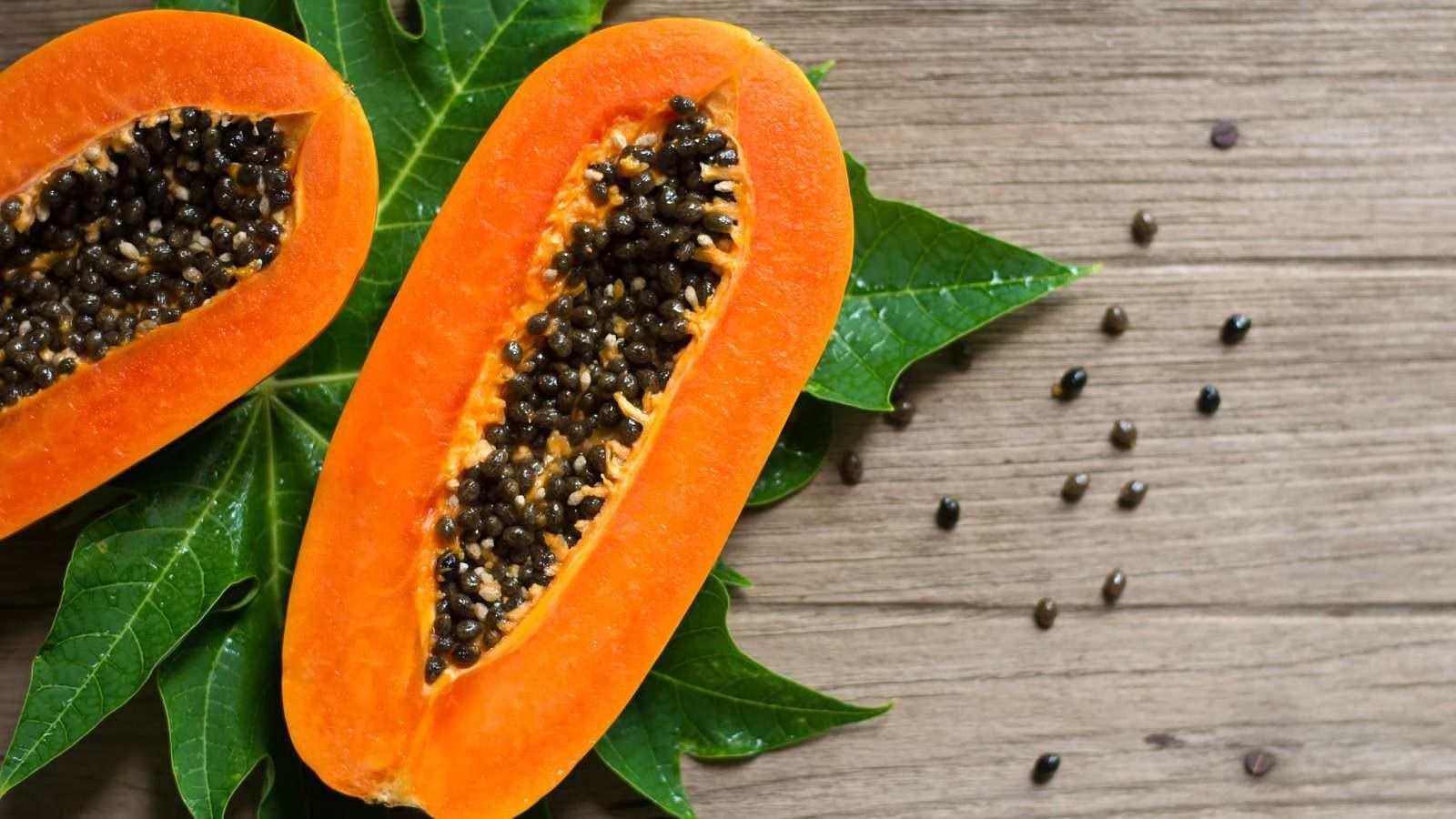 Weight loss with papaya (Image via Getty Images)