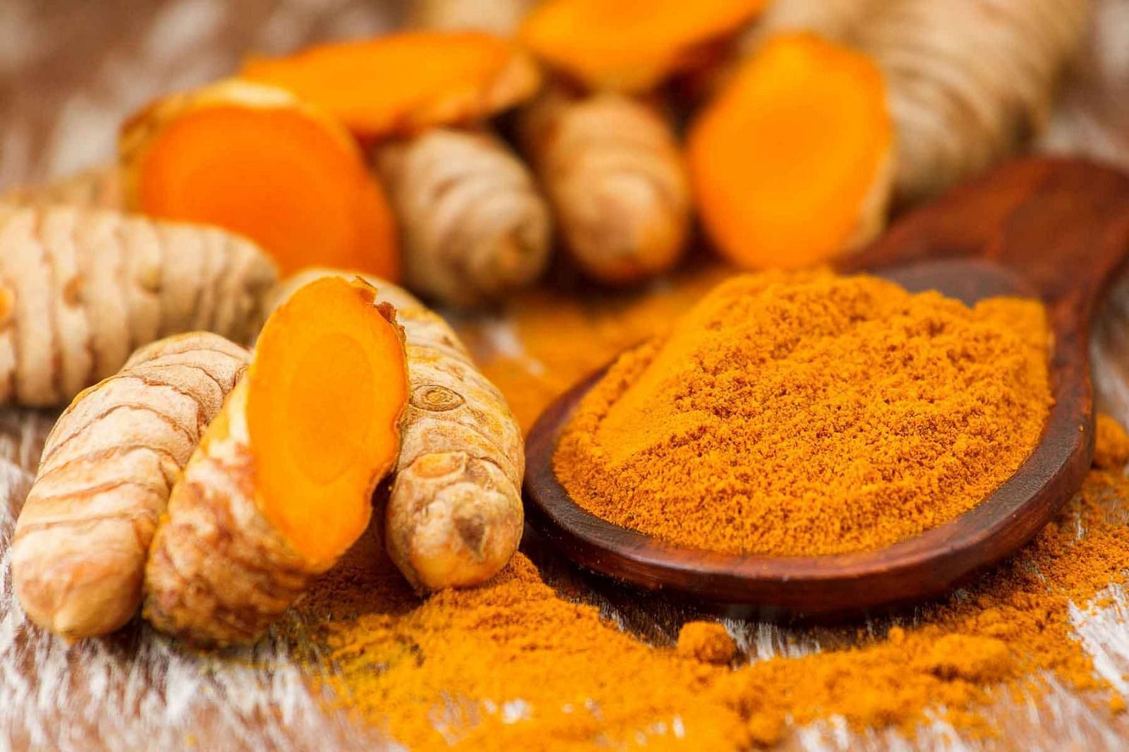 Side effects of turmeric (Image via Getty Images)