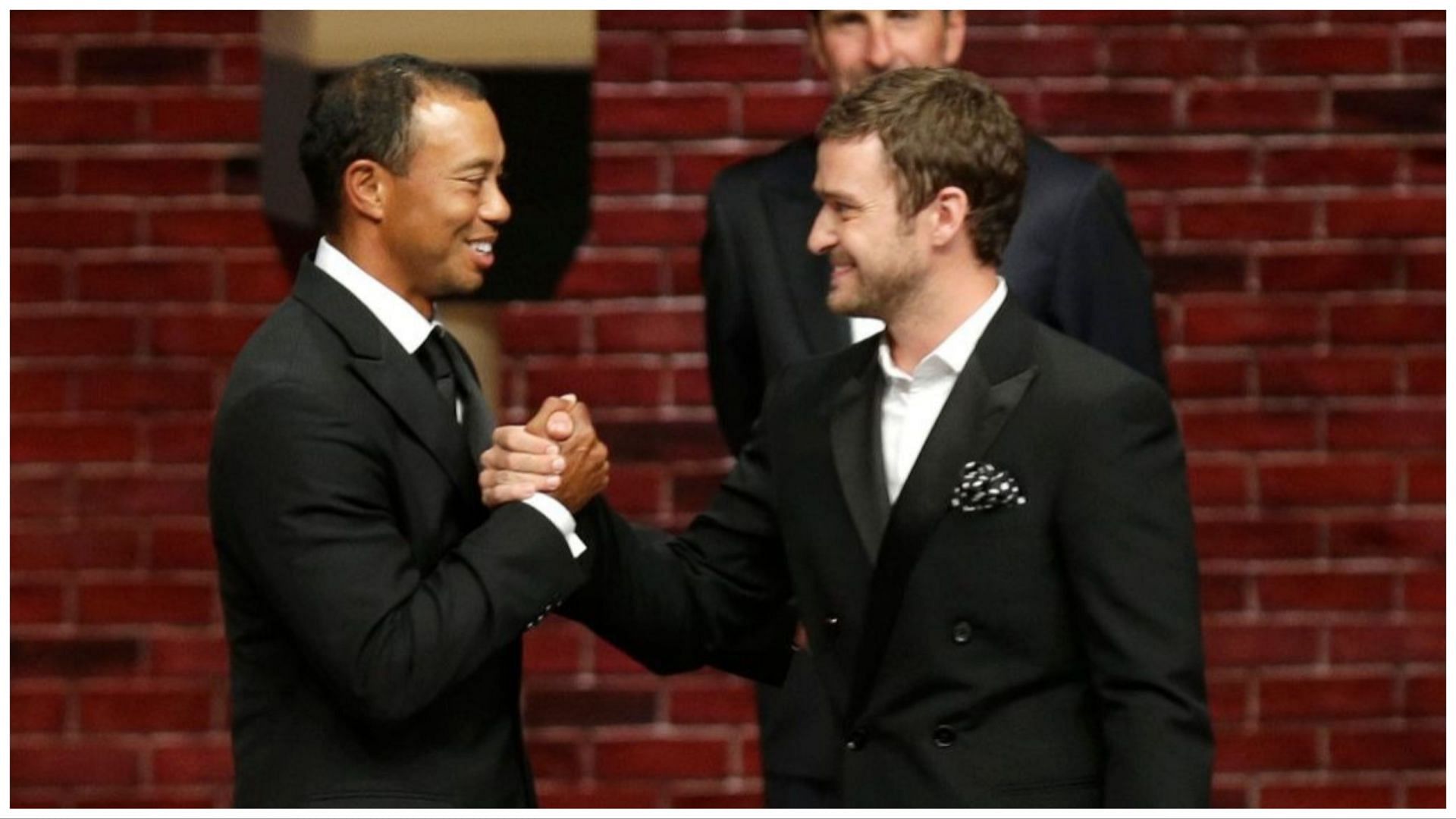 Tiger Woods and Justin Timberlake open the sports themed bar in New York City (Image via Getty)