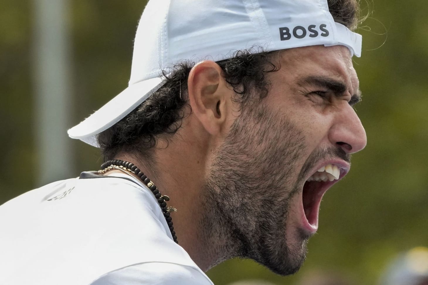 Matteo Berrettini screams in agony after twisting his ankle; Italian