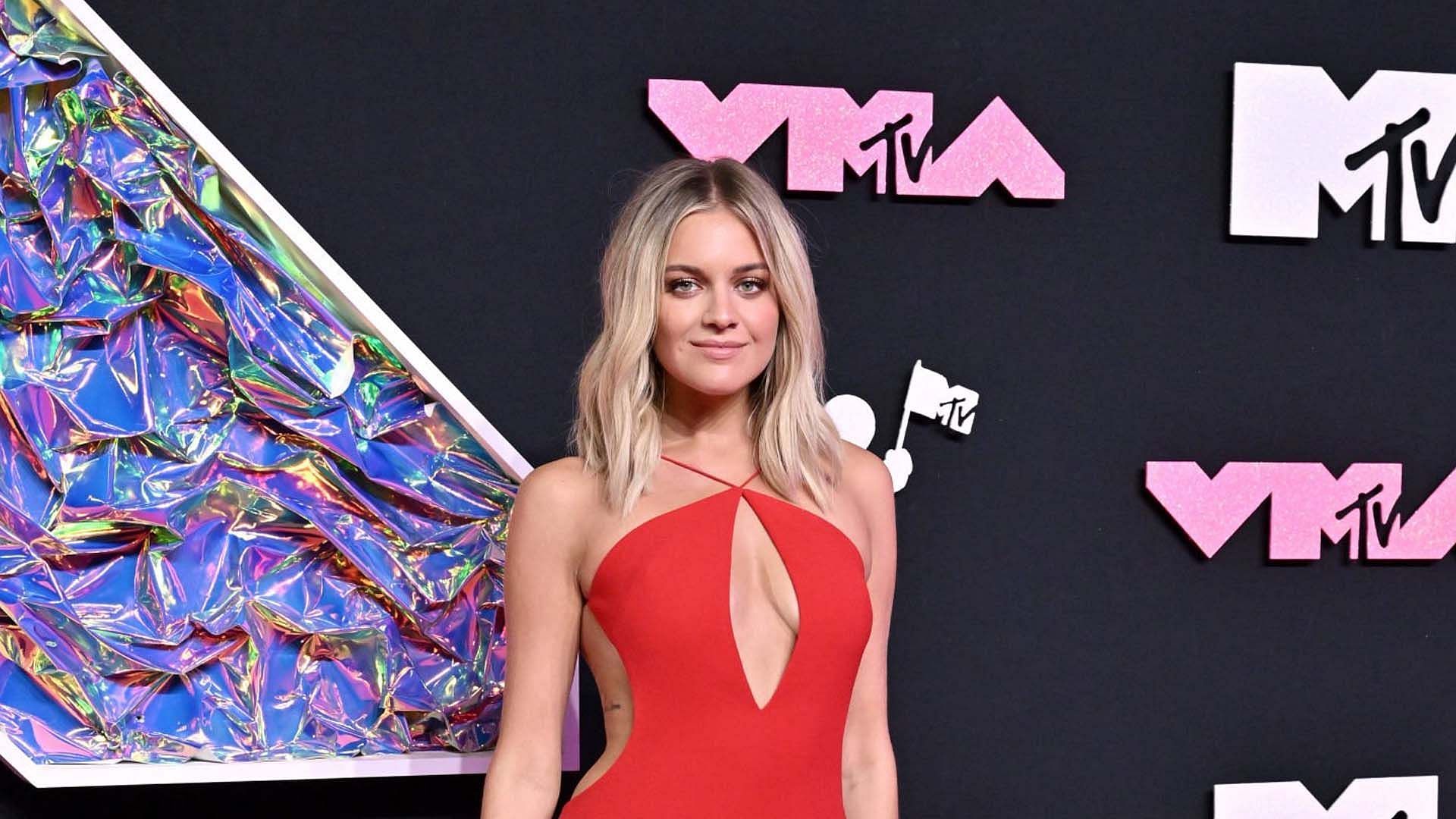 Kelsea Ballerini addresses CMT awards controversy (Image via Getty Images)
