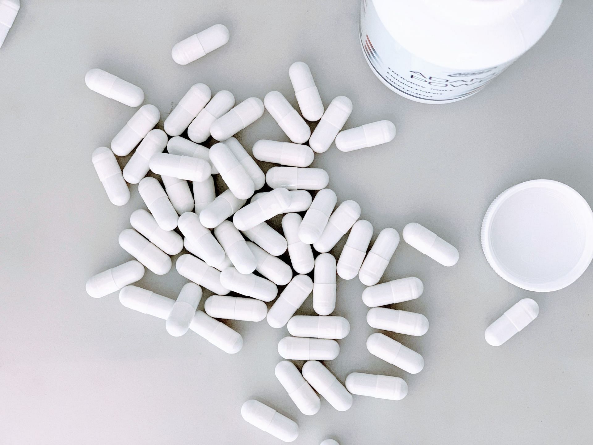 Melatonin supplements are used to induce sleep. (Image via Unsplash/The-Lore)