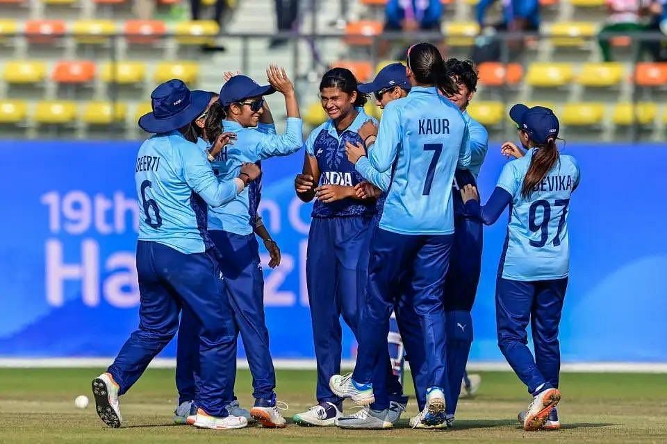 भारतीय महिला टीम ने जीता गोल्ड (Photo Credit - BCCI Twitter)