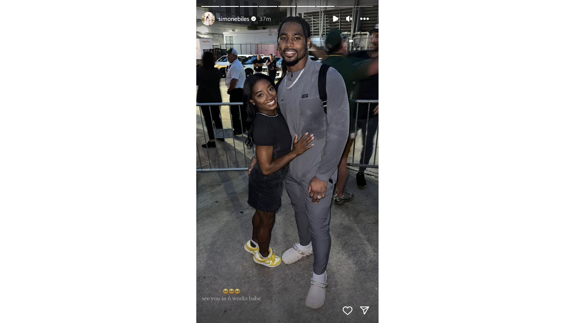 Simone Biles bids tearful goodbye as husband Jonathan Owens departs post  Packers win vs Bears