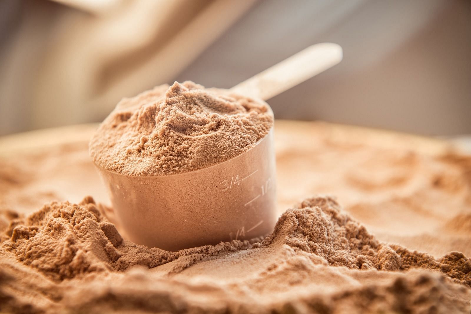 Protein powder for Reduced lower tummy fat (Image via Getty Images)
