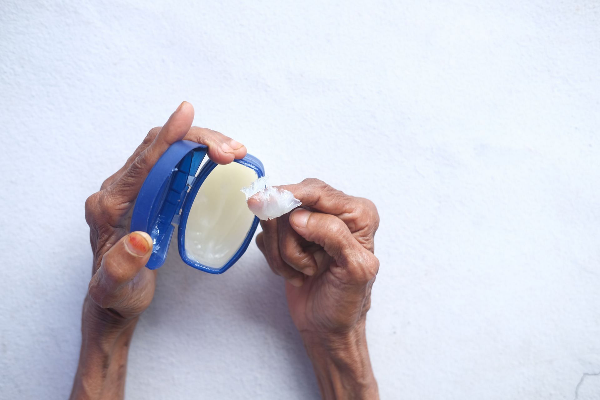 Vaseline is good for hair. (Image via Unsplash/ Towfiqu Barbhuiya)