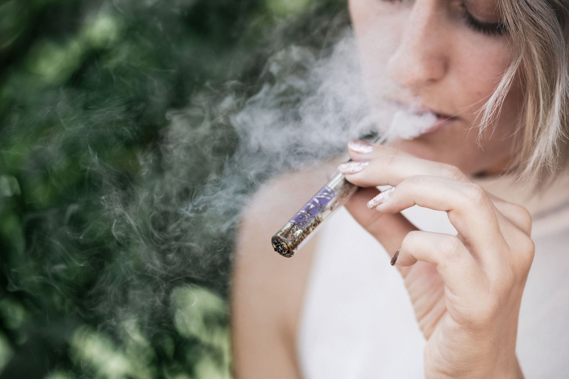 Electronic cigarettes cause bronchiolitis obliterans. (Image via Unsplash/Grav)