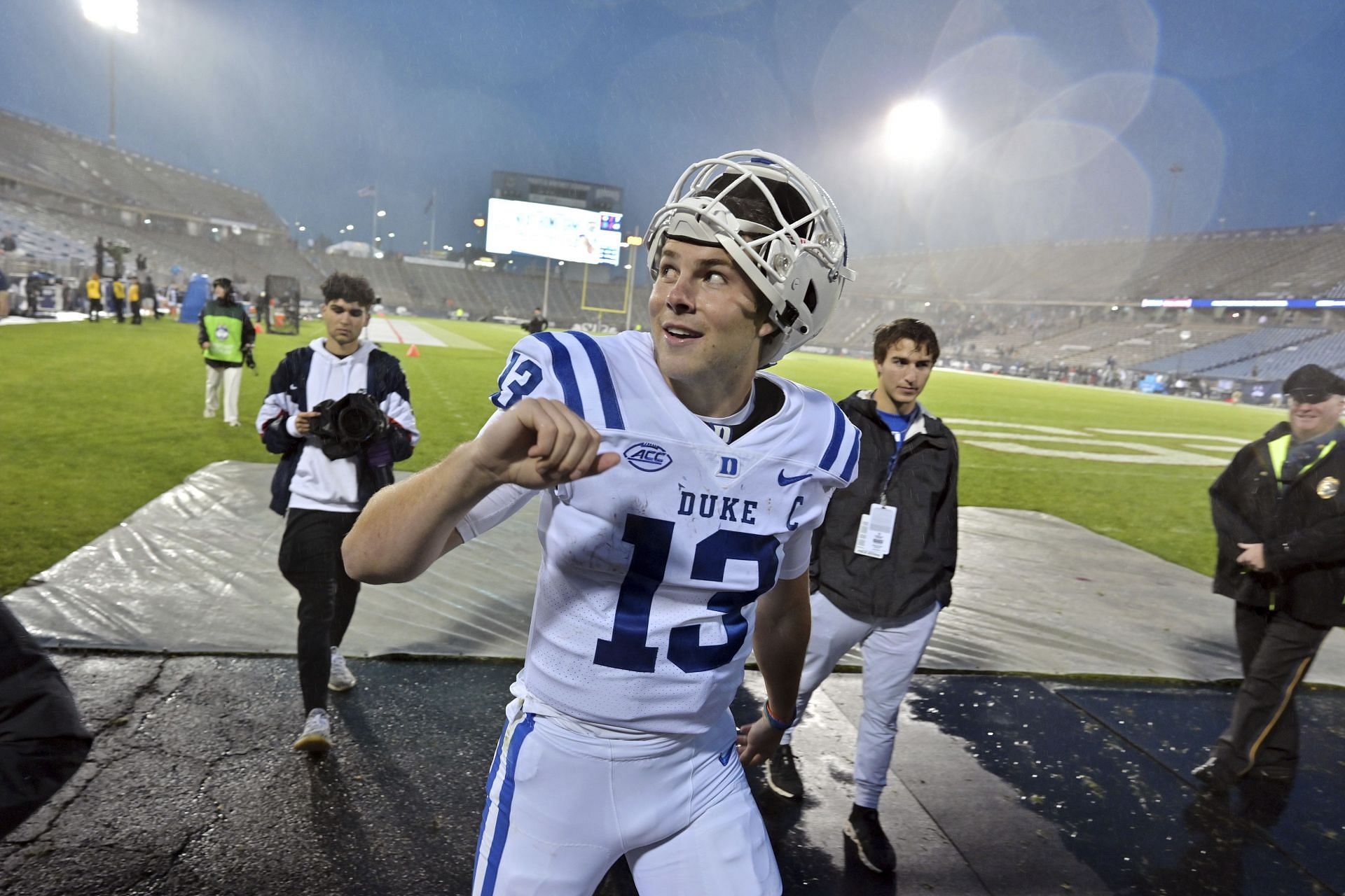 Duke UConn Football