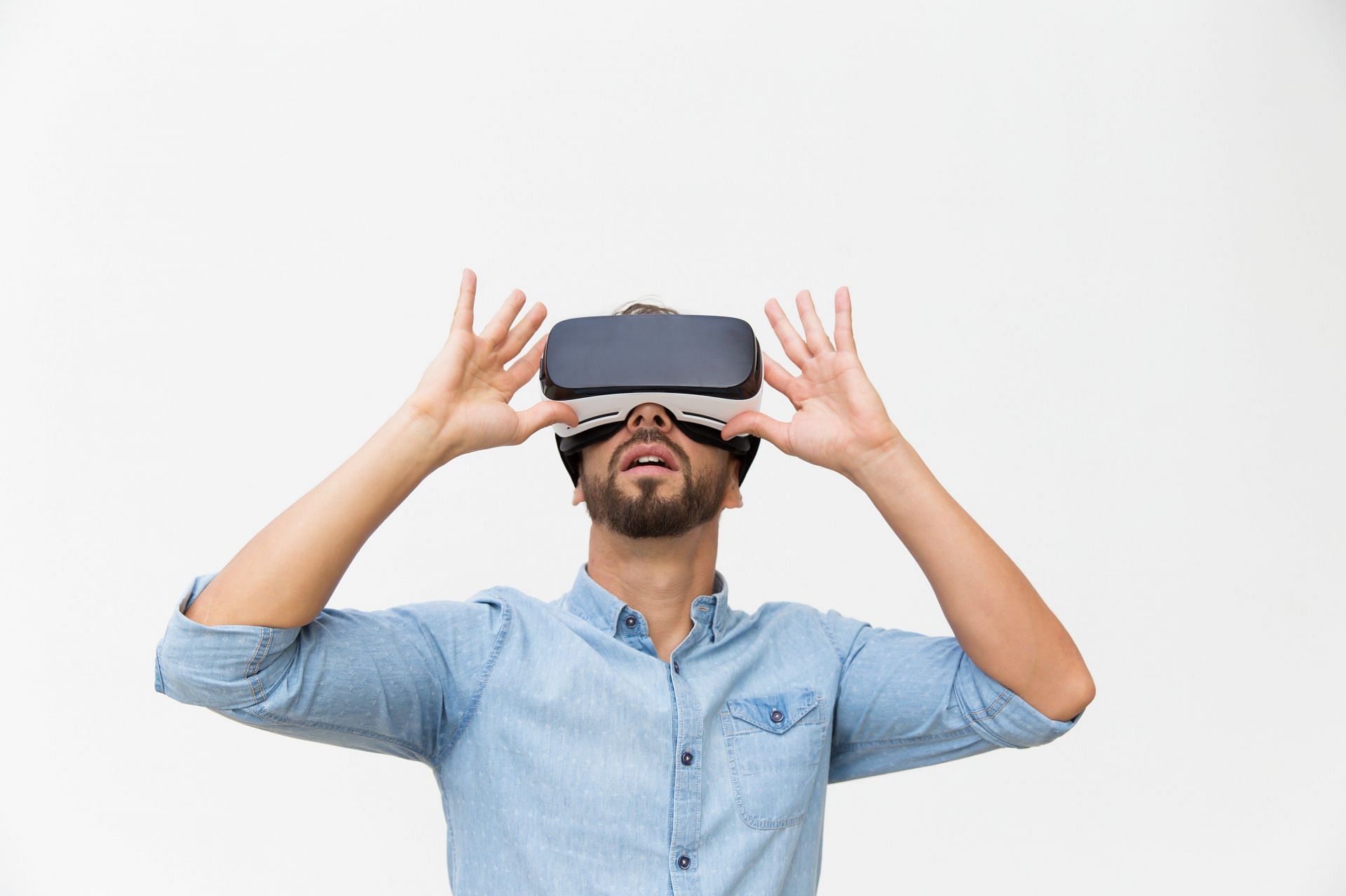 With advancing technology, therapists are also using VR tools. (Image via Freepik pch.vector)