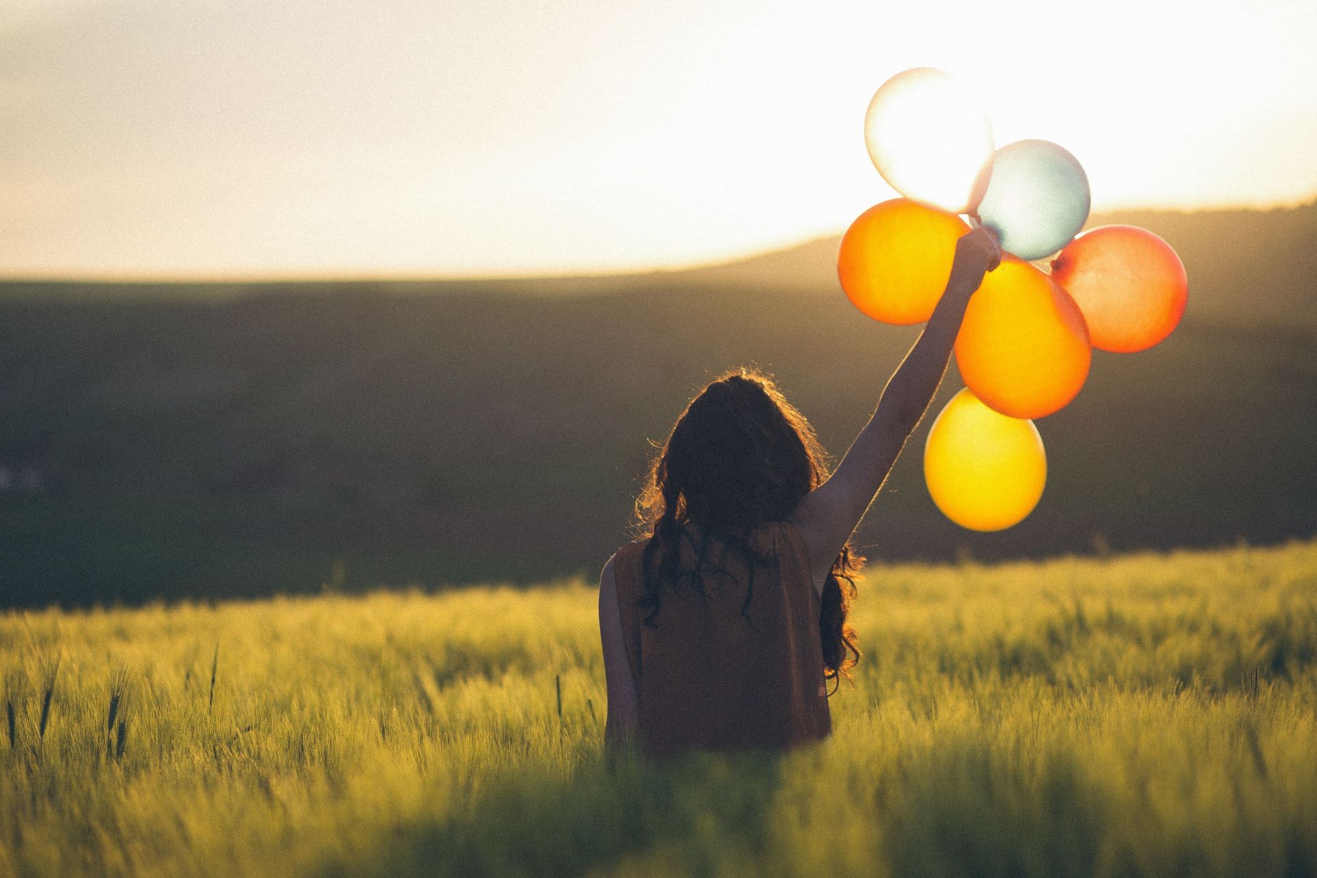 Three essential things that will lead you to happiness (Image via Unsplash / Catalin Pop)