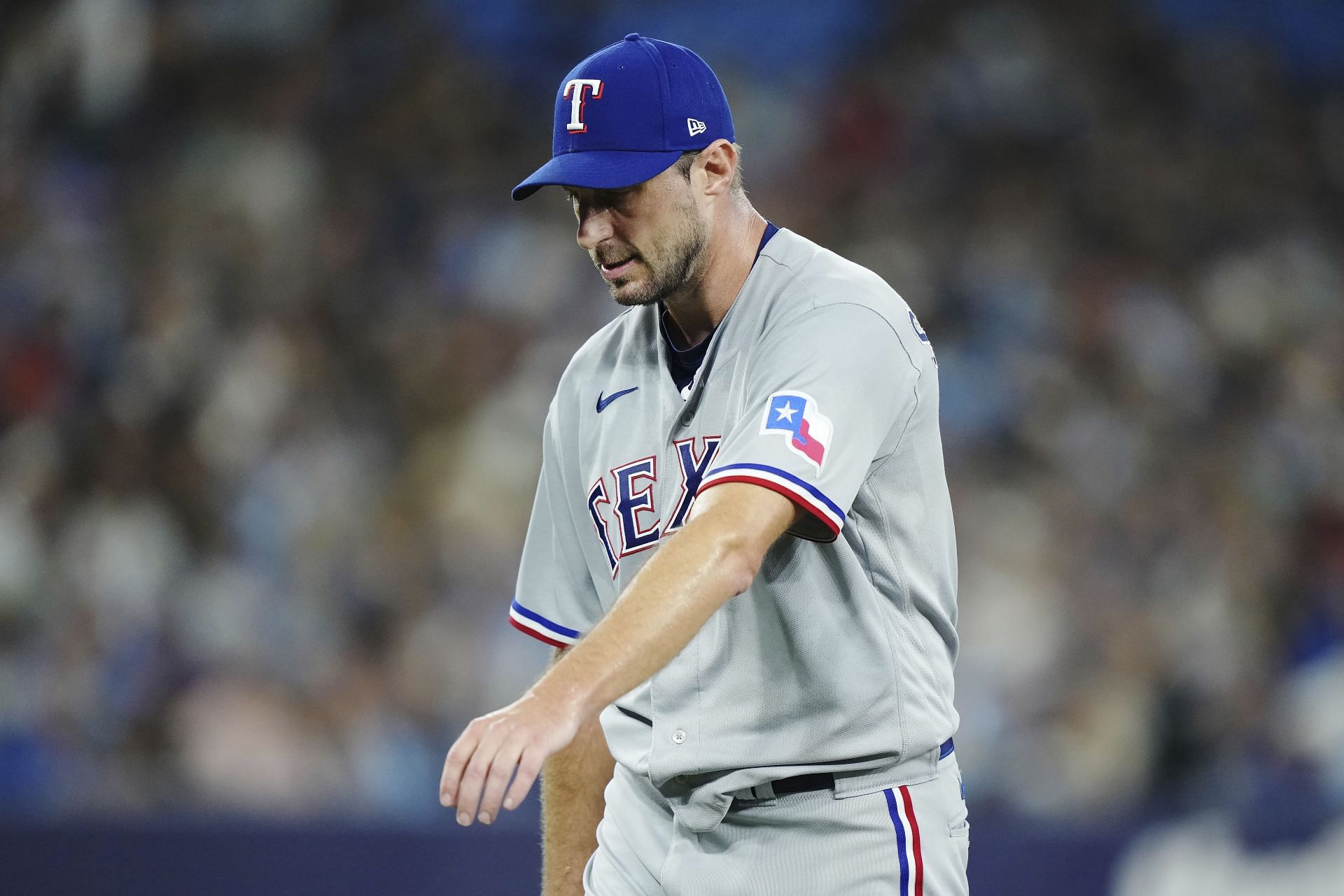 Rangers pitcher Max Scherzer exits start vs. Blue Jays due to right triceps  spasm