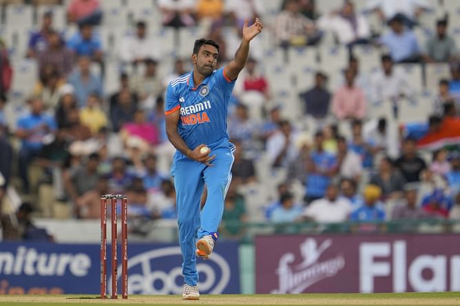 World Cup में ऑस्ट्रेलिया के खिलाफ मैच के लिए पूर्व क्रिकेटर ने चुनी प्लेइंग इलेवन, अश्विन और सूर्यकुमार यादव को नहीं किया शामिल