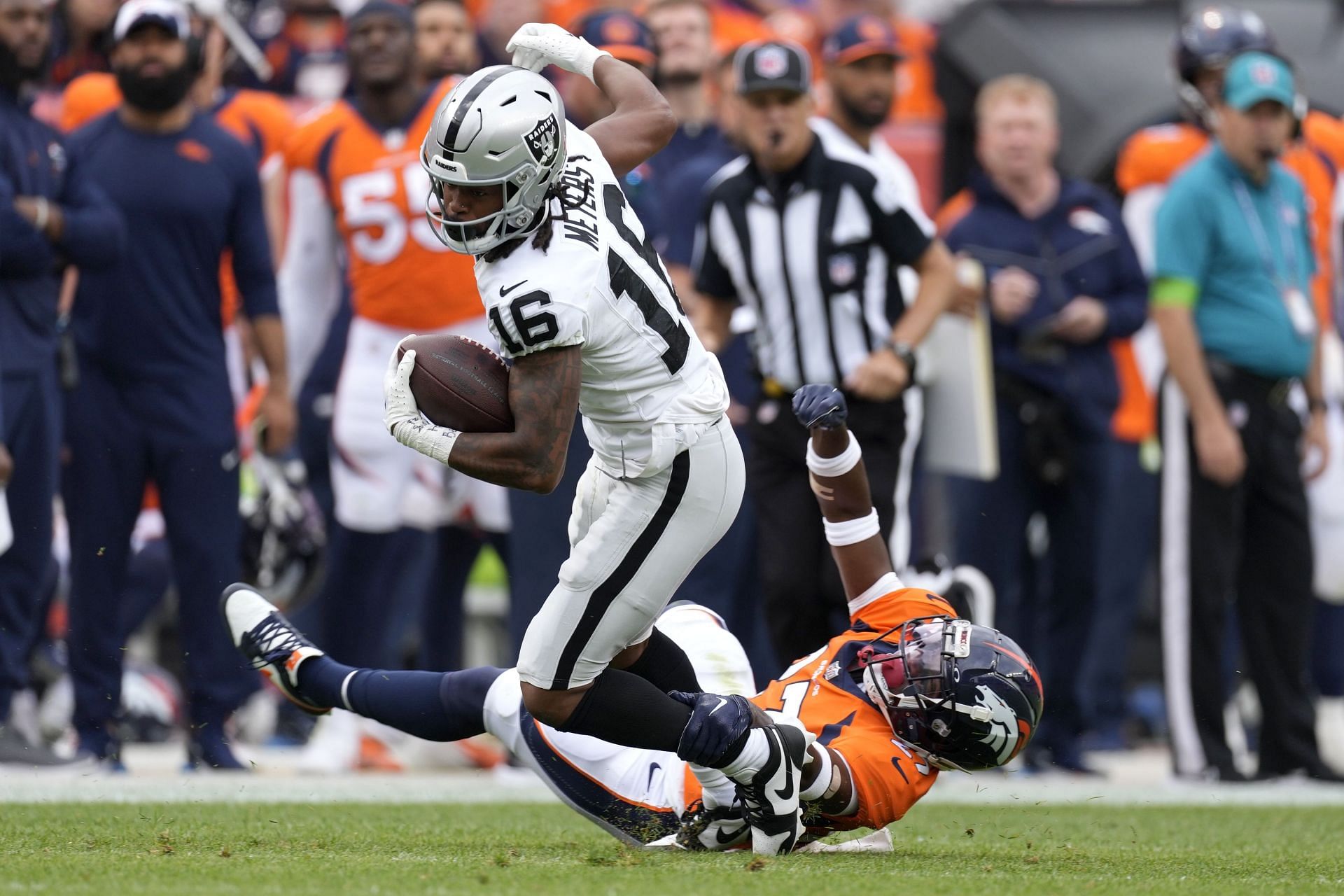 Jakobi Meyers injury update: Raiders WR leaves game after taking scary hit  vs. Broncos