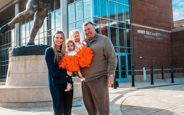 Who is Bret Bielema wife, Jennifer Hielsberg?