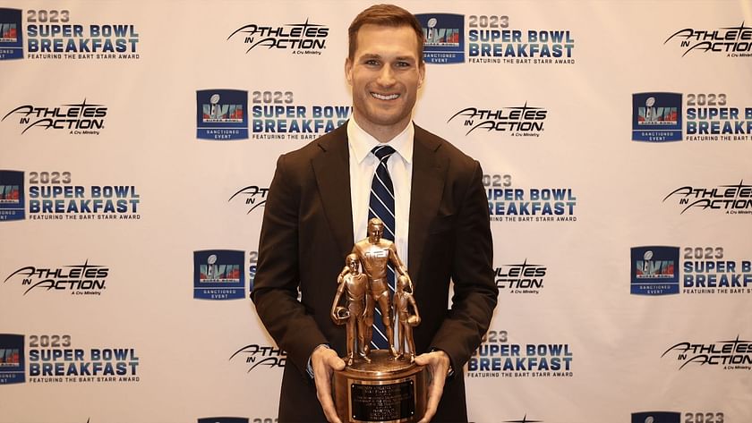 Aaron Rodgers accepts Bart Starr Award at Super Bowl Breakfast