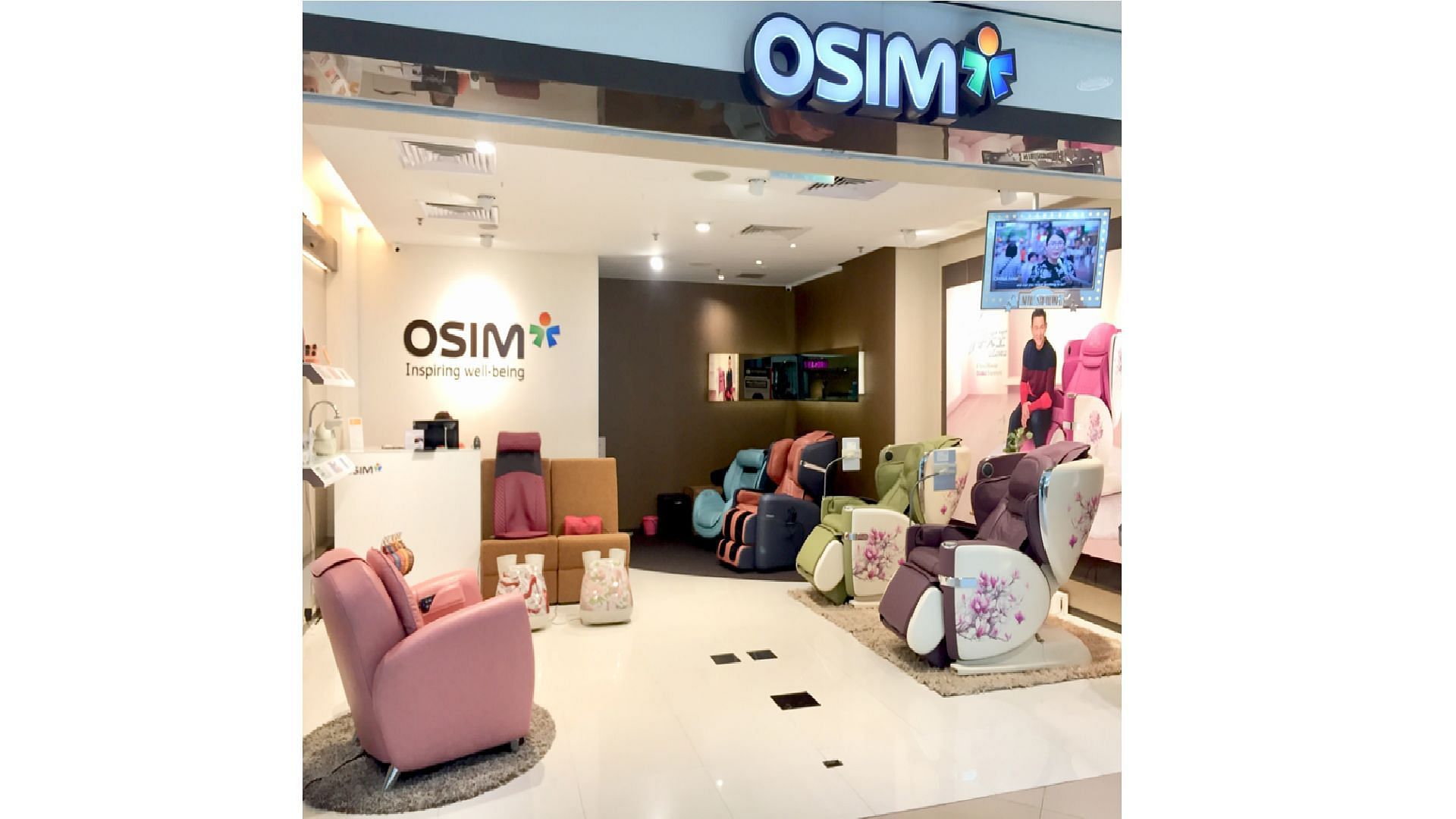 OSIM Massage chairs showcased in a Singapore outlet (Image via OSIM)