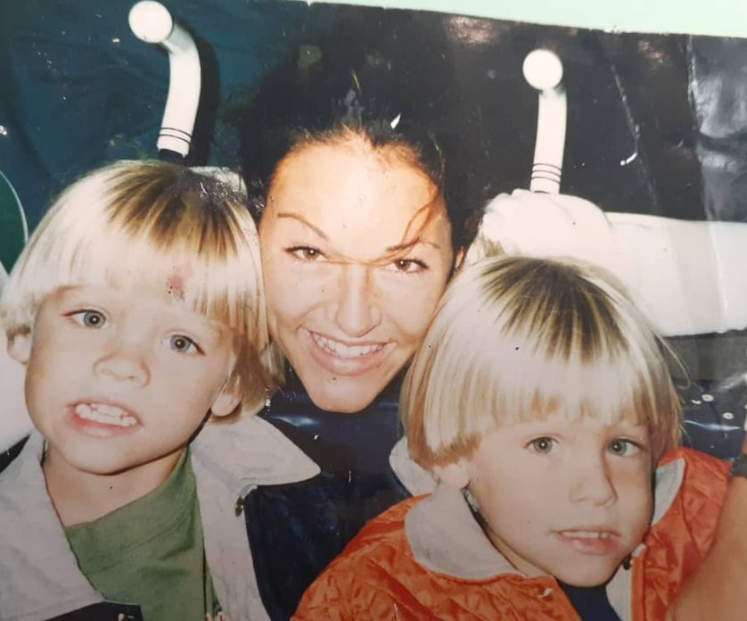 Who is Dylan and Cole Sprouse’s mom?