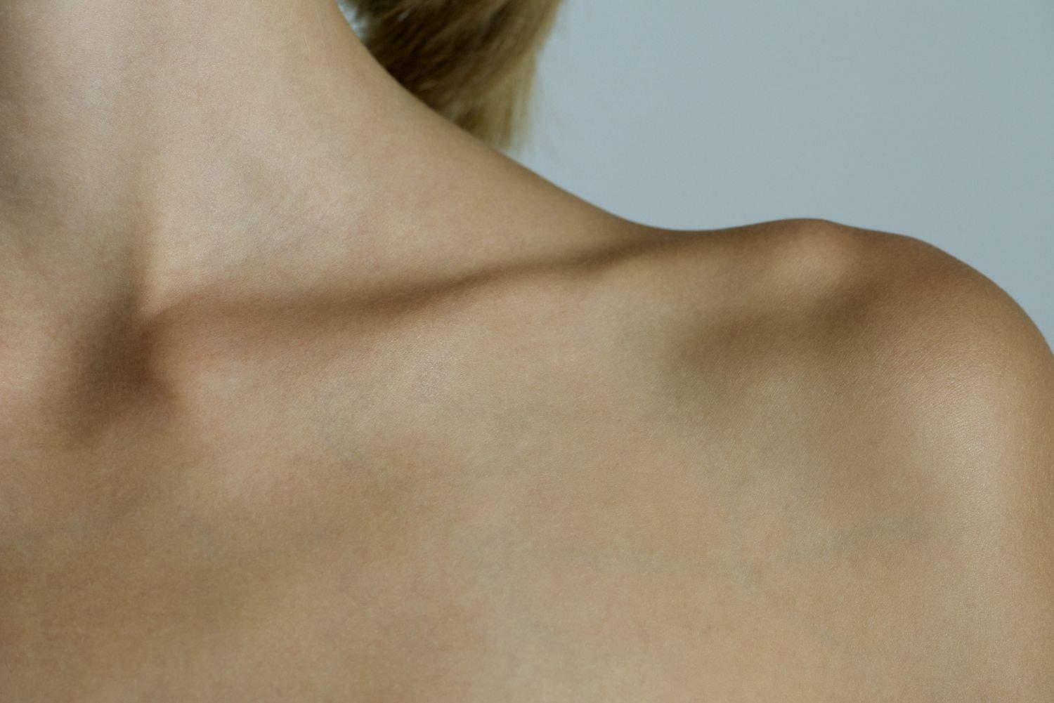 Collarbone workout (Image via Getty Images)