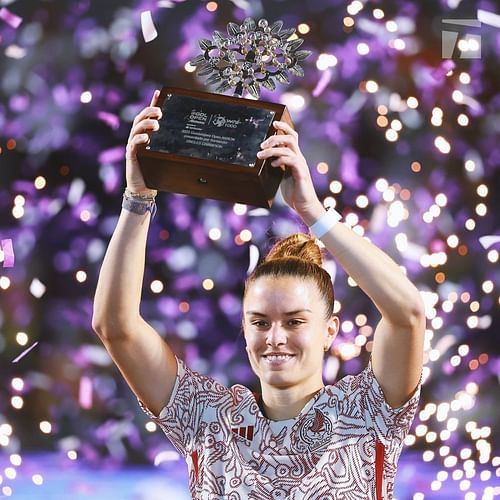 Maria Sakkari with Guadalajara Open Tennis tournament trophy