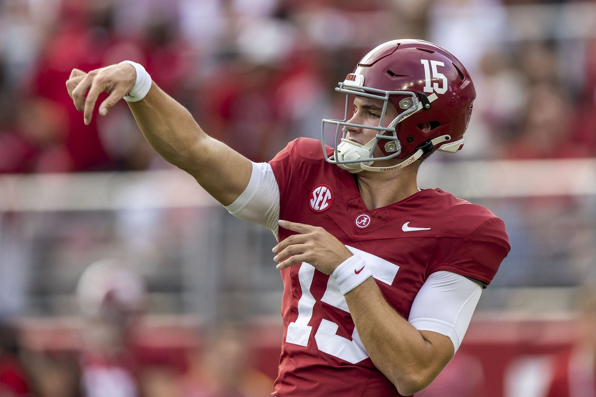 Jalen Milroe shines as QB as Alabama defeats Middle Tennessee