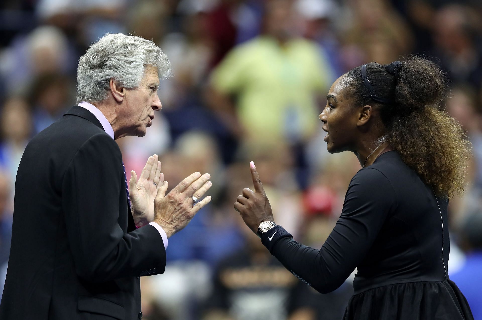 Serena Williams argues with referee Brian Earley at the 2018 US Open.