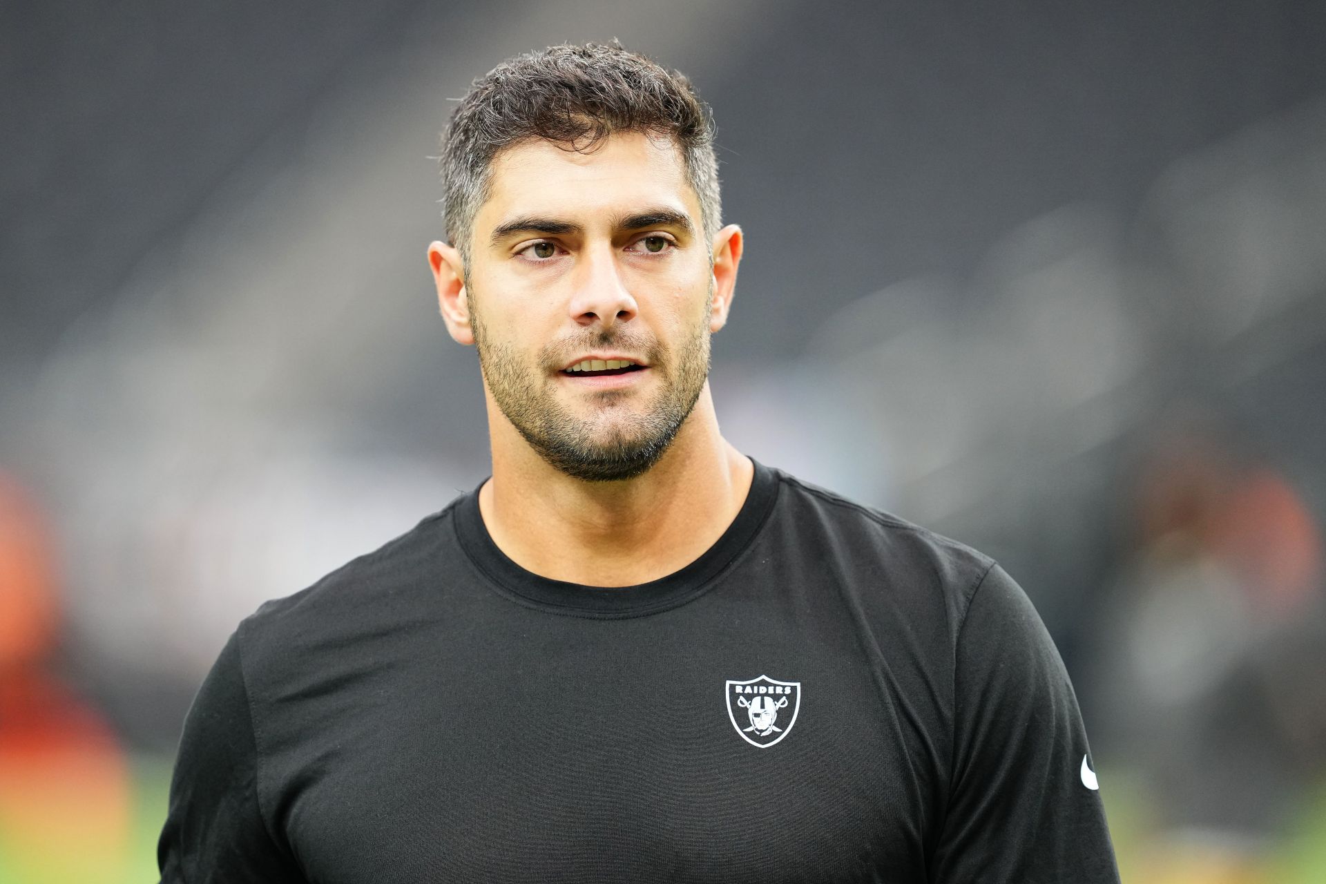 Jimmy Garoppolo injured in Raiders' victory over Patriots