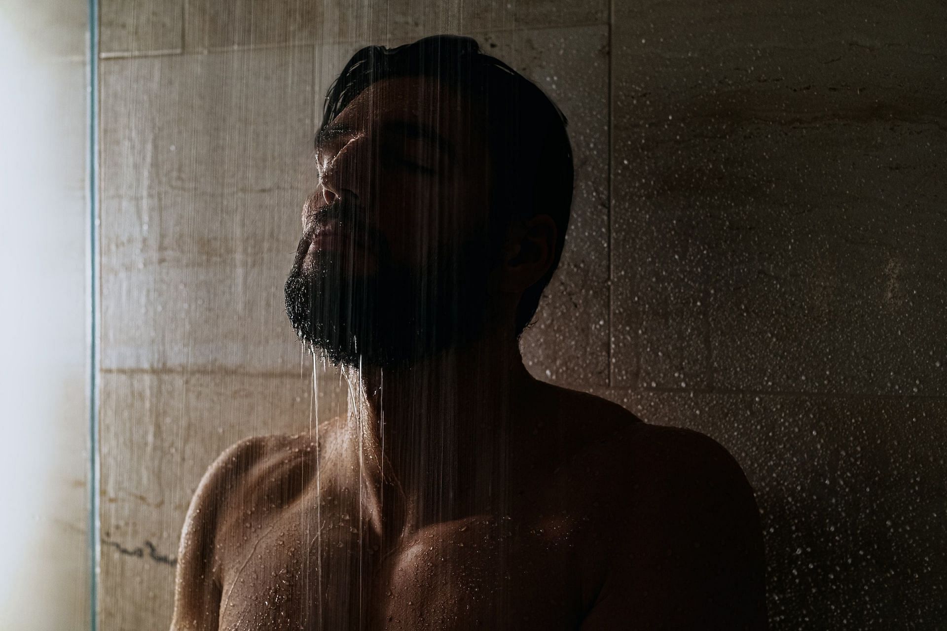 Shower in the morning can have numerous health benefits (Image via Unsplash/Victor Furtuna)