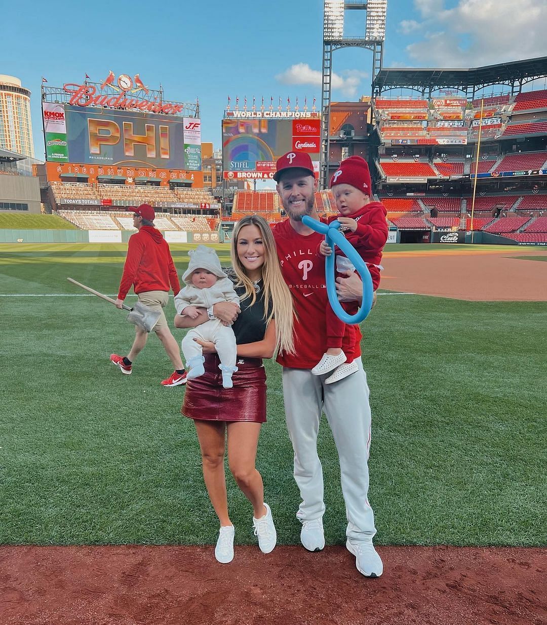 Zack Whееlеr and his wife Dominique Wheeler with their kids