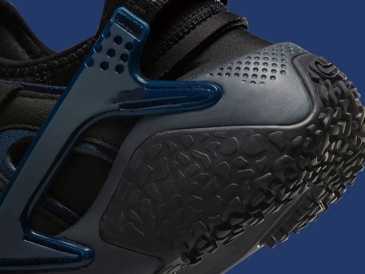 Sole of Air Huarache Craft &ldquo;Obsidian/Black&rdquo; sneakers (Image via Sneaker News)