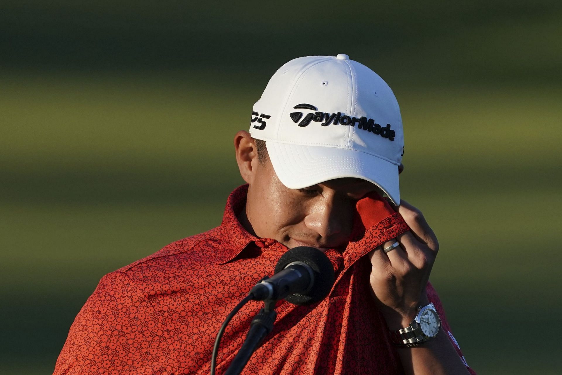 Collin Morikawa of the United States shows his emotion as he attends the closing ceremony after winning the PGA Tour Zozo Championship (Image via AP Photo)