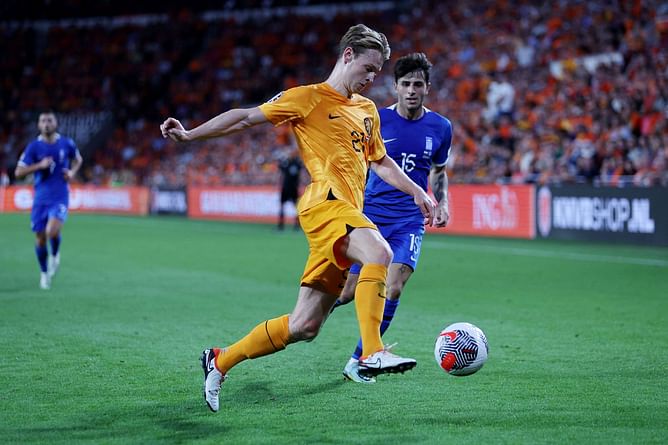 Deco contacts Frenkie de Jong's agent to discuss midfielder's future at Barcelona - Reports
