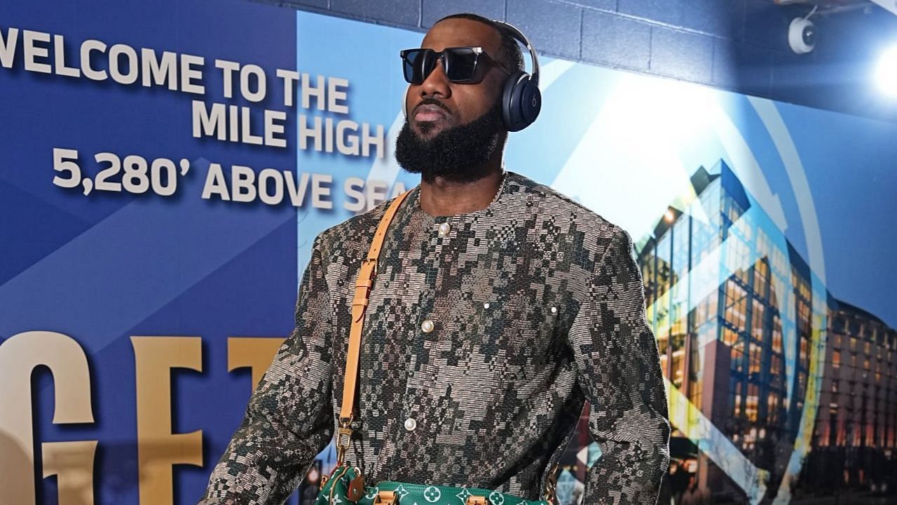 LeBron James boasts his luxurious getup on opening night